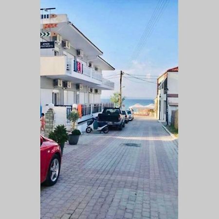Polychrono New 2 Bedroom Apt. Just By The Sea! 외부 사진