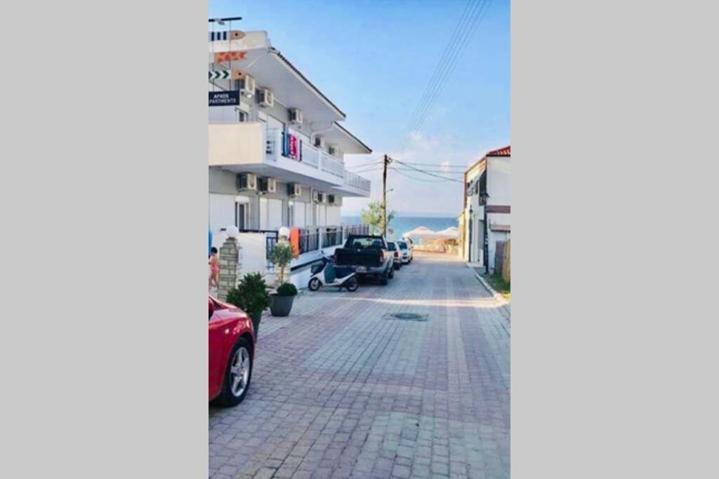 Polychrono New 2 Bedroom Apt. Just By The Sea! 외부 사진