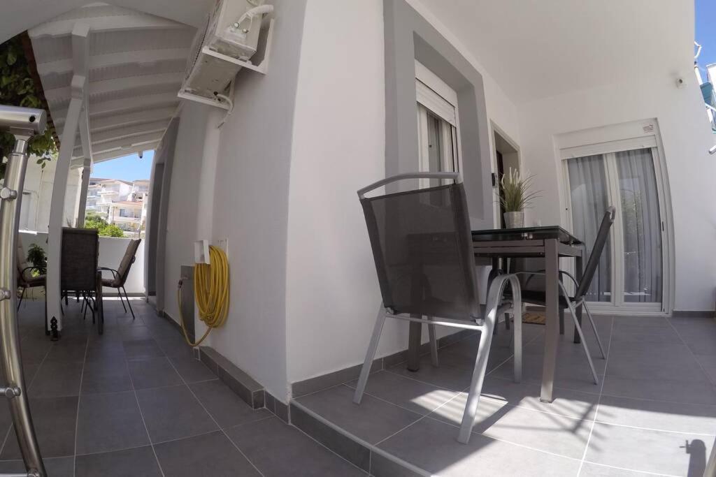 Polychrono New 2 Bedroom Apt. Just By The Sea! 외부 사진
