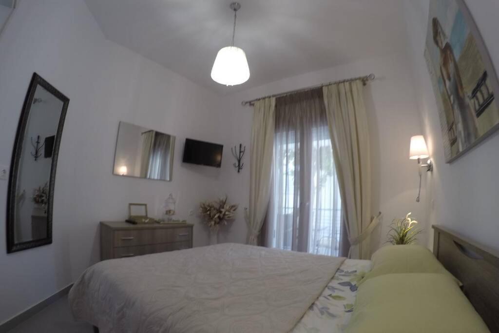 Polychrono New 2 Bedroom Apt. Just By The Sea! 외부 사진