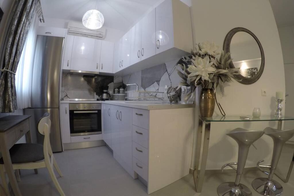 Polychrono New 2 Bedroom Apt. Just By The Sea! 외부 사진